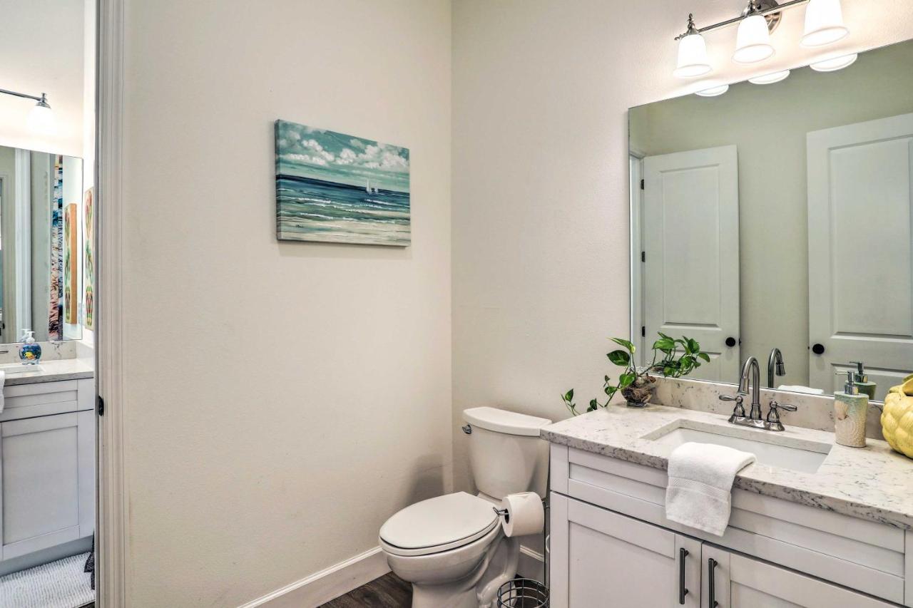 Tampa House With Patio, Near Downtown And Beaches! Kültér fotó